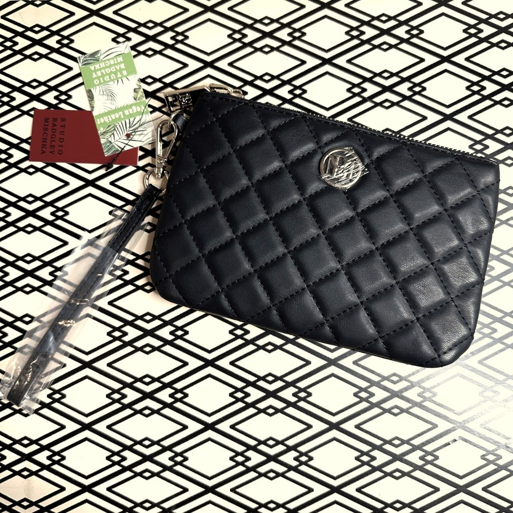 Studio Badgley Mischka Black Quilted Vegan Leather Clutch Wristlet BM-4032 NWT